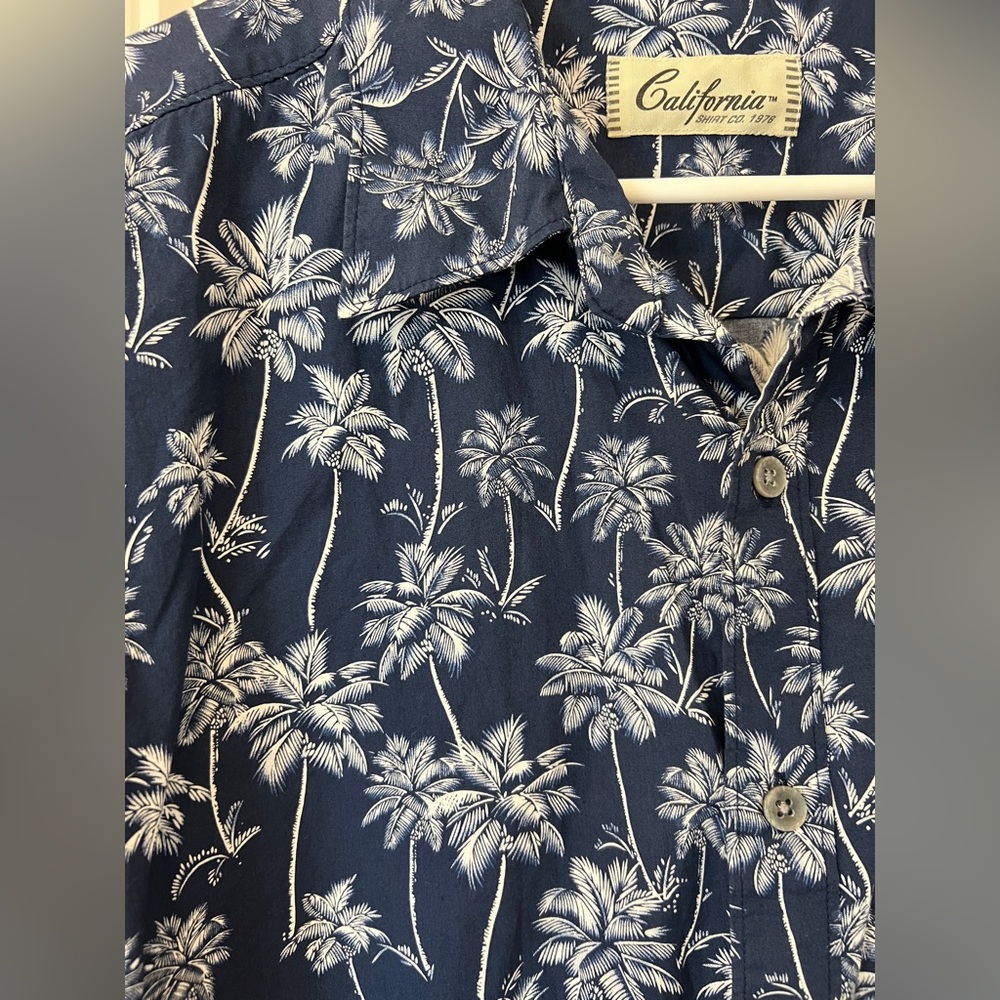California Shirt Co Navy Palm Print Men's Casual Button Up Shirt Size XL - Picture 3 of 7